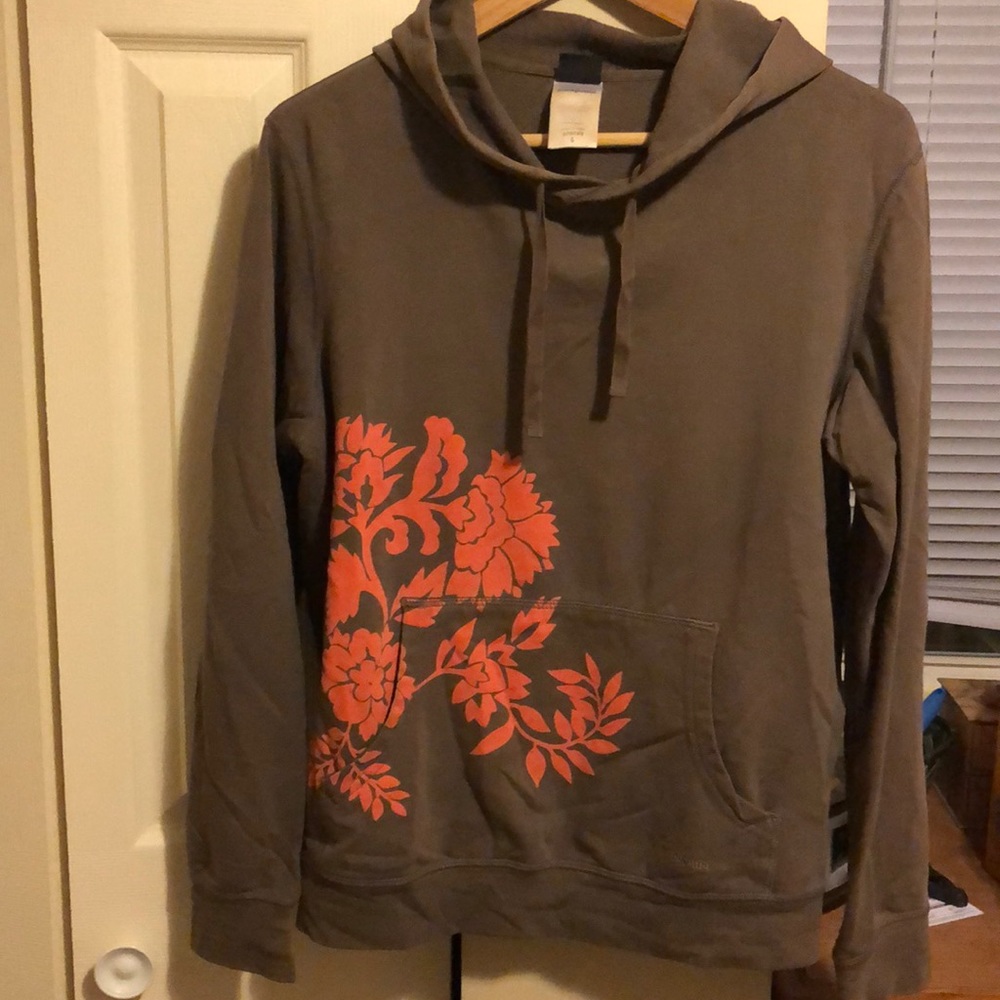 Patagonia. organic cotton. military green/ floral.